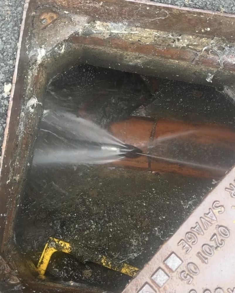 High-pressure jetting & root cutting