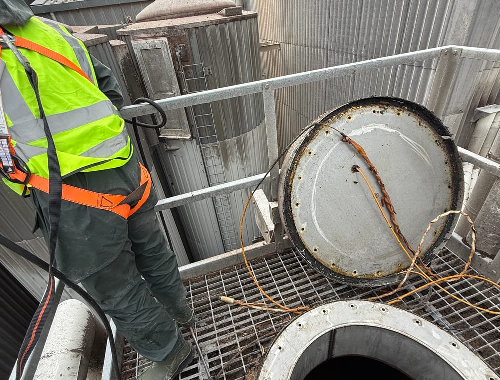 Tank & vessel cleaning